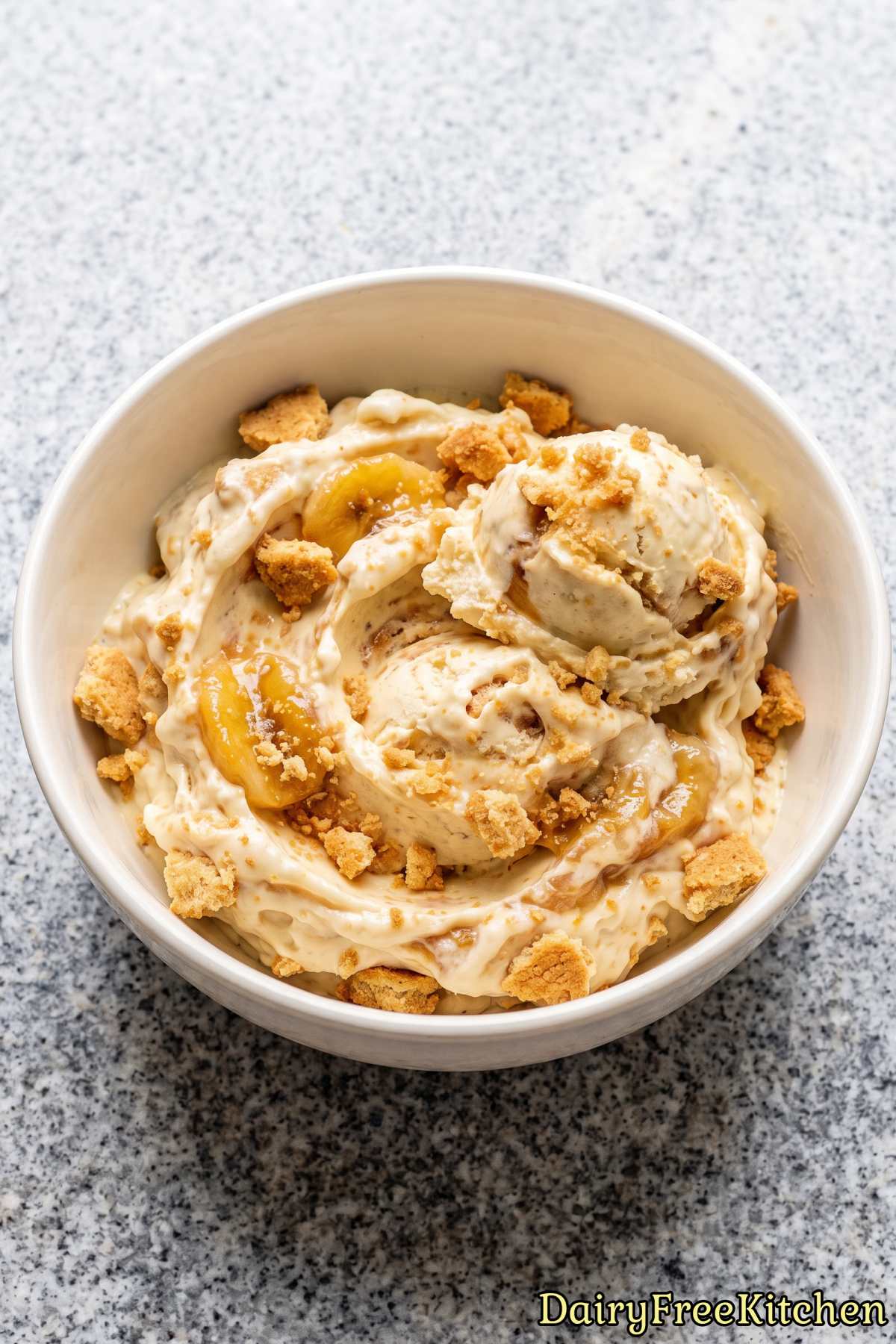Chilled vegan banana cream pie ice cream