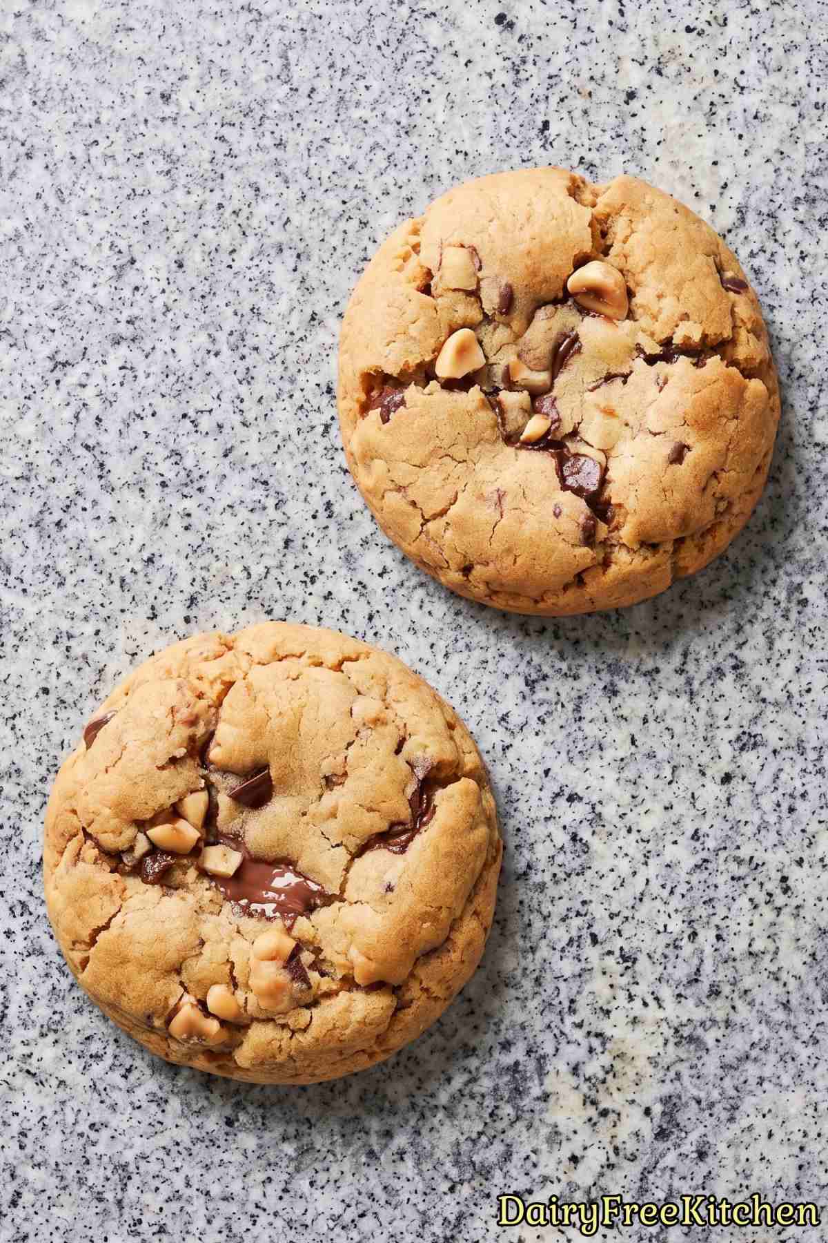 Warm chocolate stuffed cookies