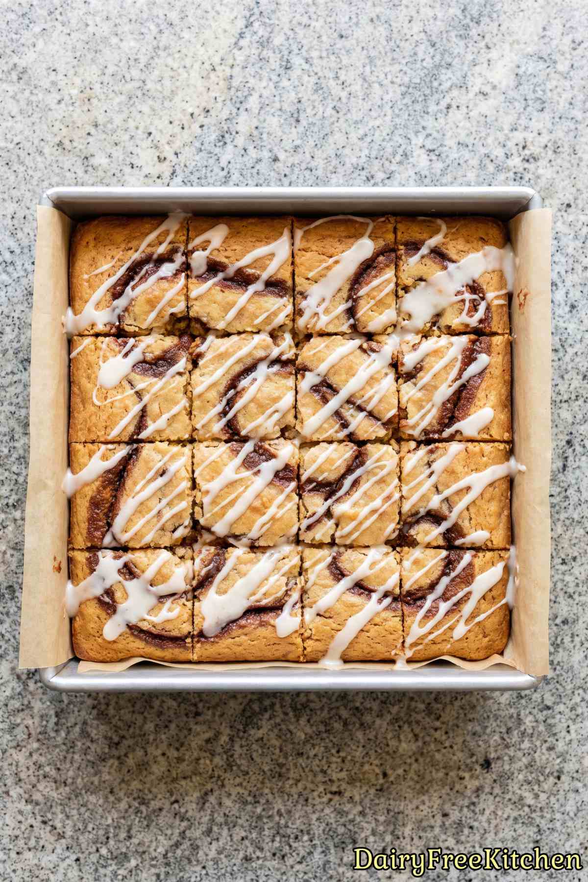 Cinnamon roll blondies with sweet glaze
