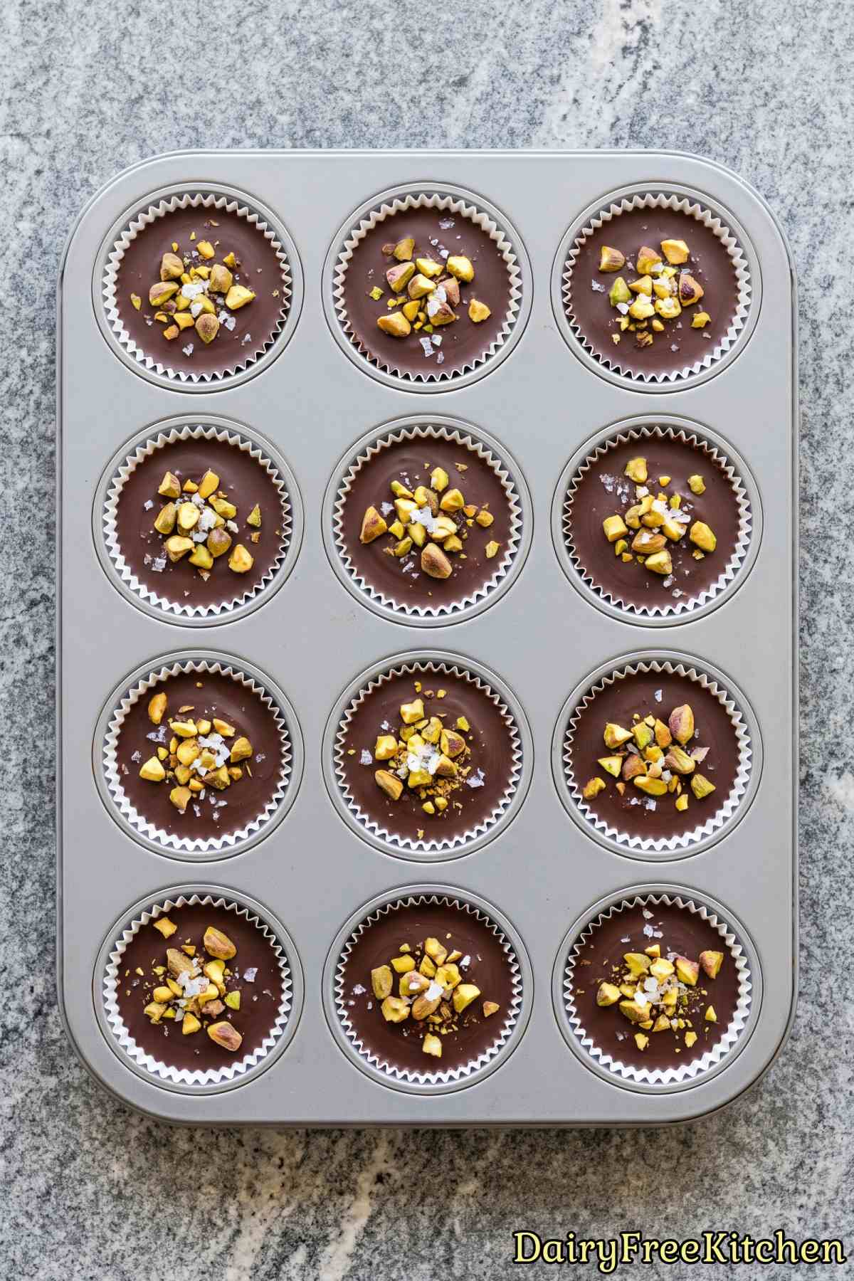 Pistachio chocolate crunch cups treat