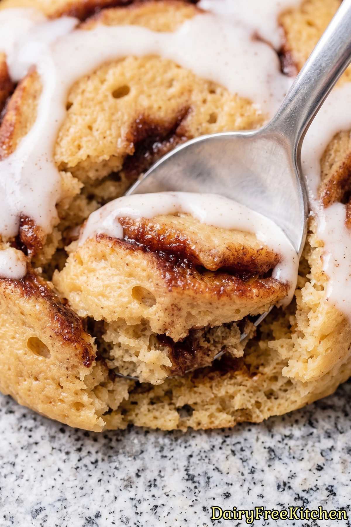 Quick protein cinnamon mug cake