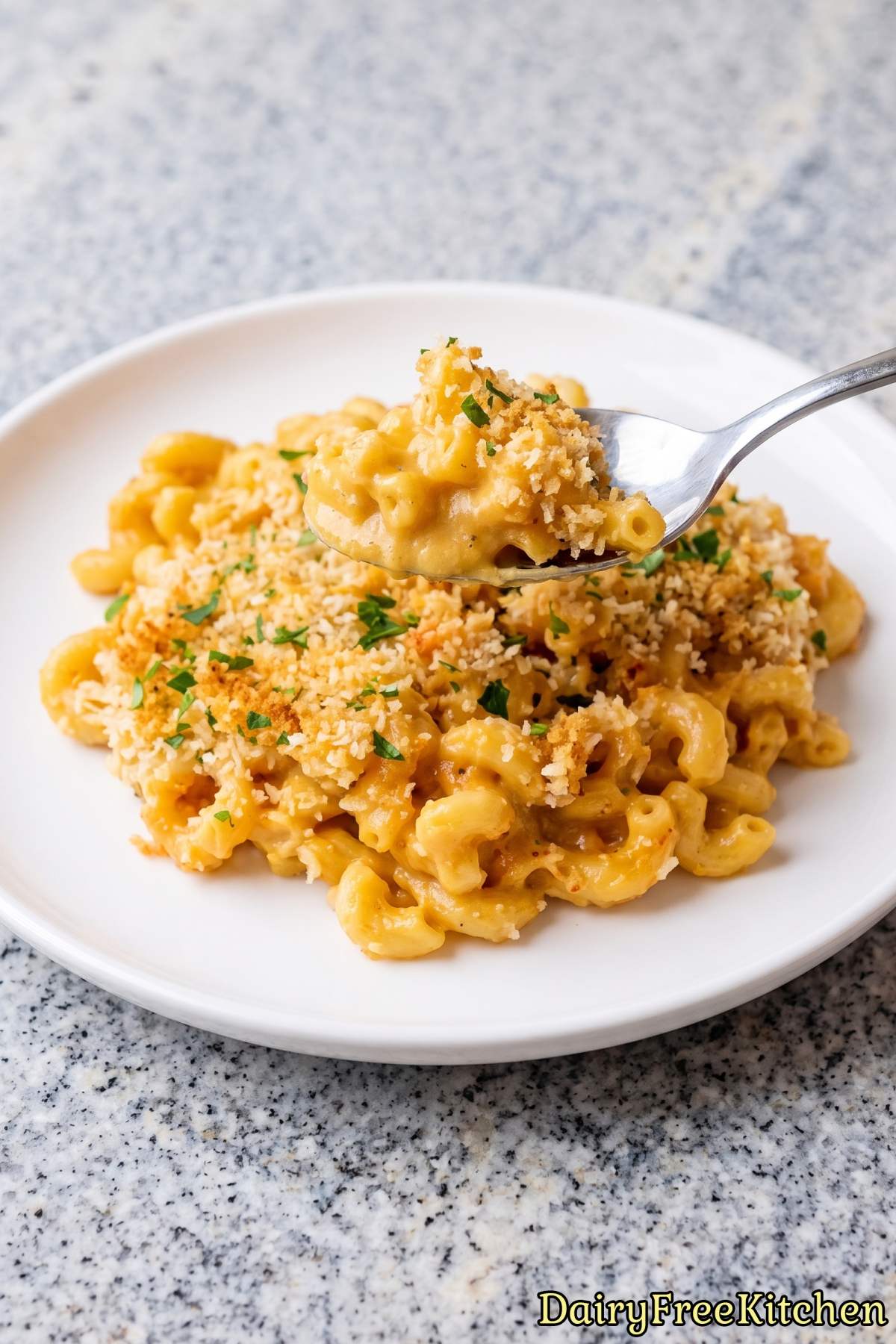 Rich and creamy dairy free garlic mac and cheese