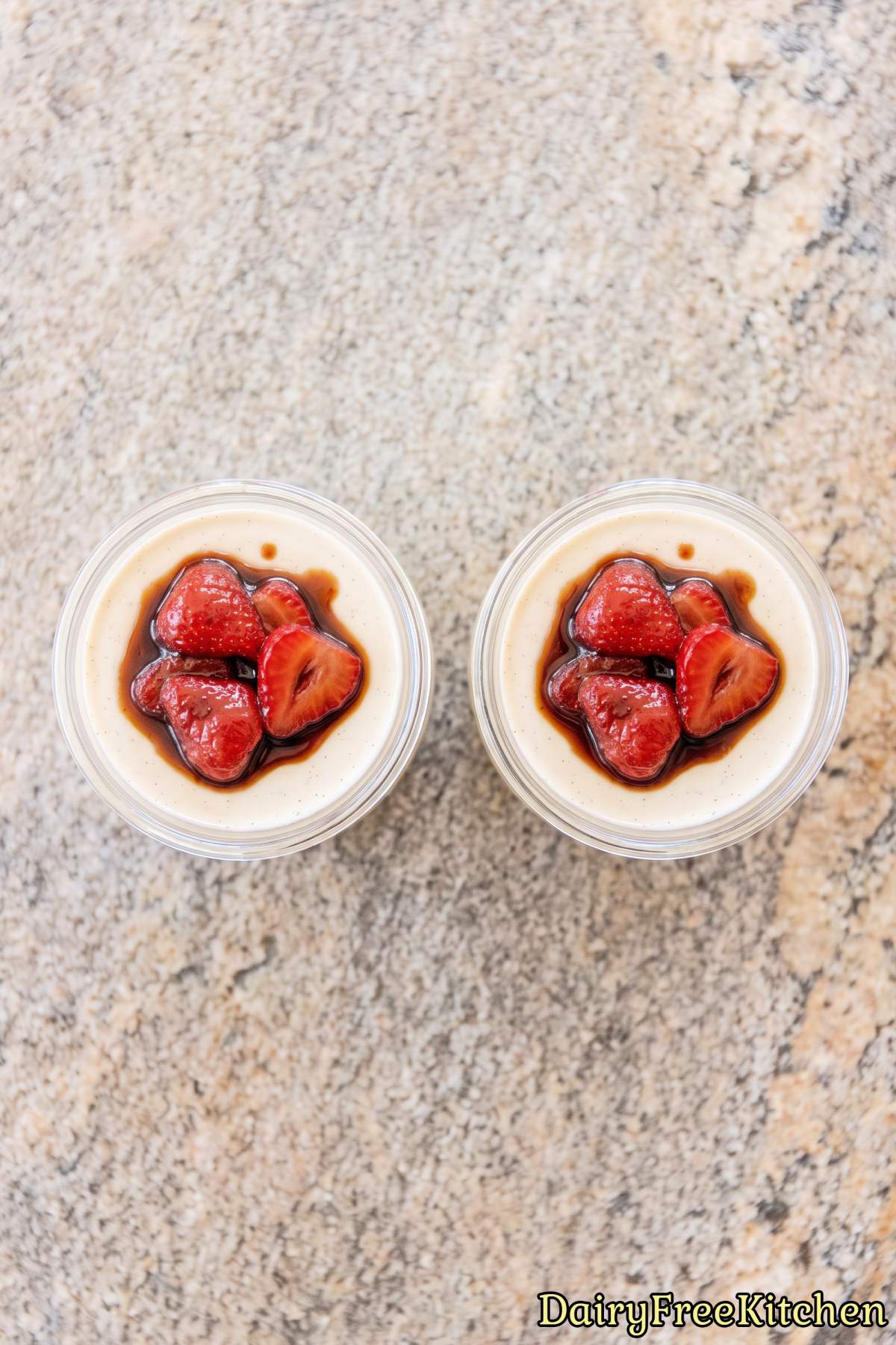 Smooth vanilla bean panna cotta recipe